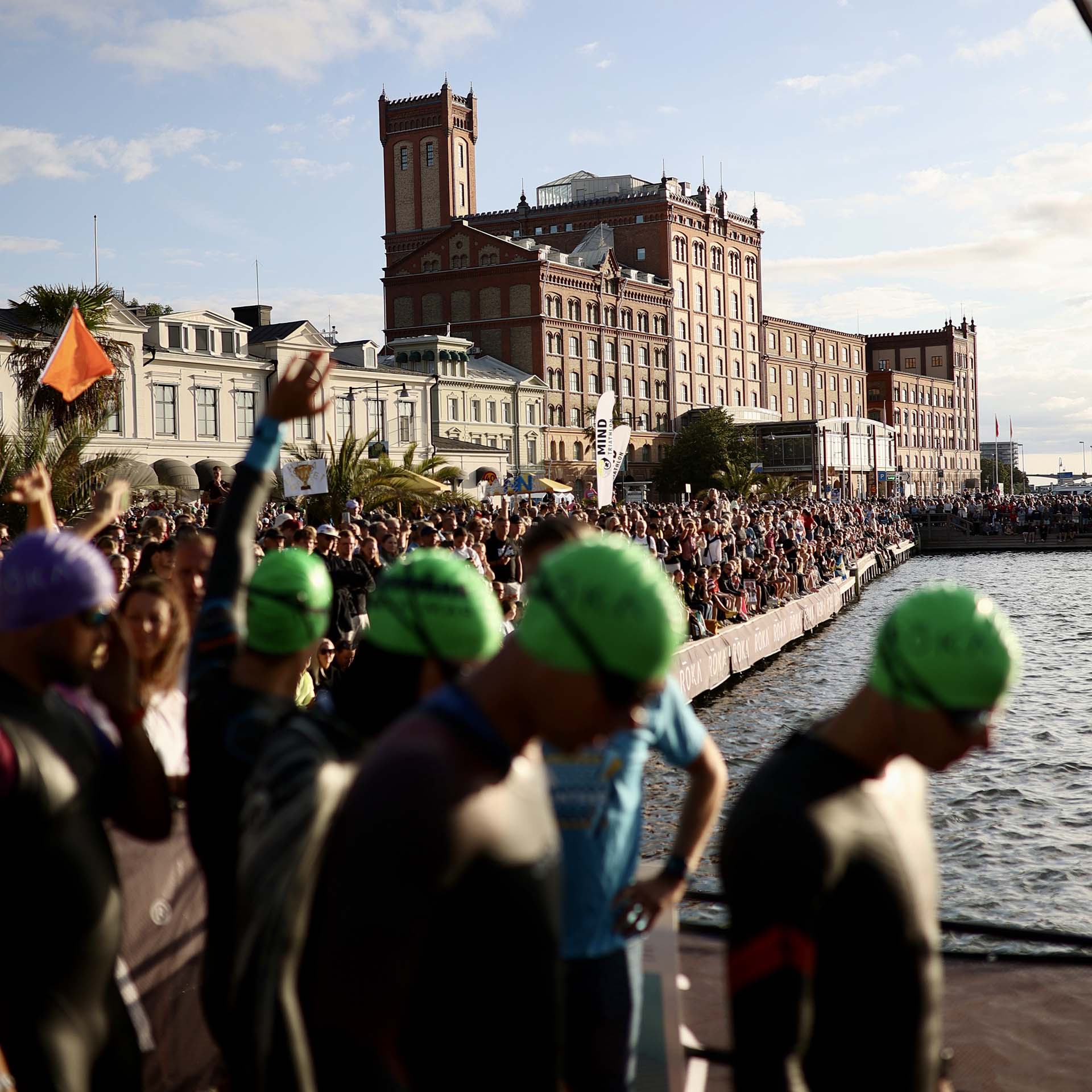 Simmare vid starten till Ironman Kalmar